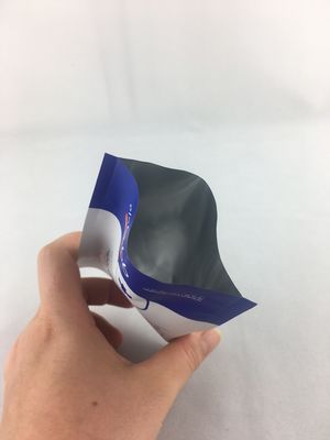 Kantong kertas pelindung yang dilapisi foil menjaga kandungan makanan tetap segar dan dapat terurai secara biologis